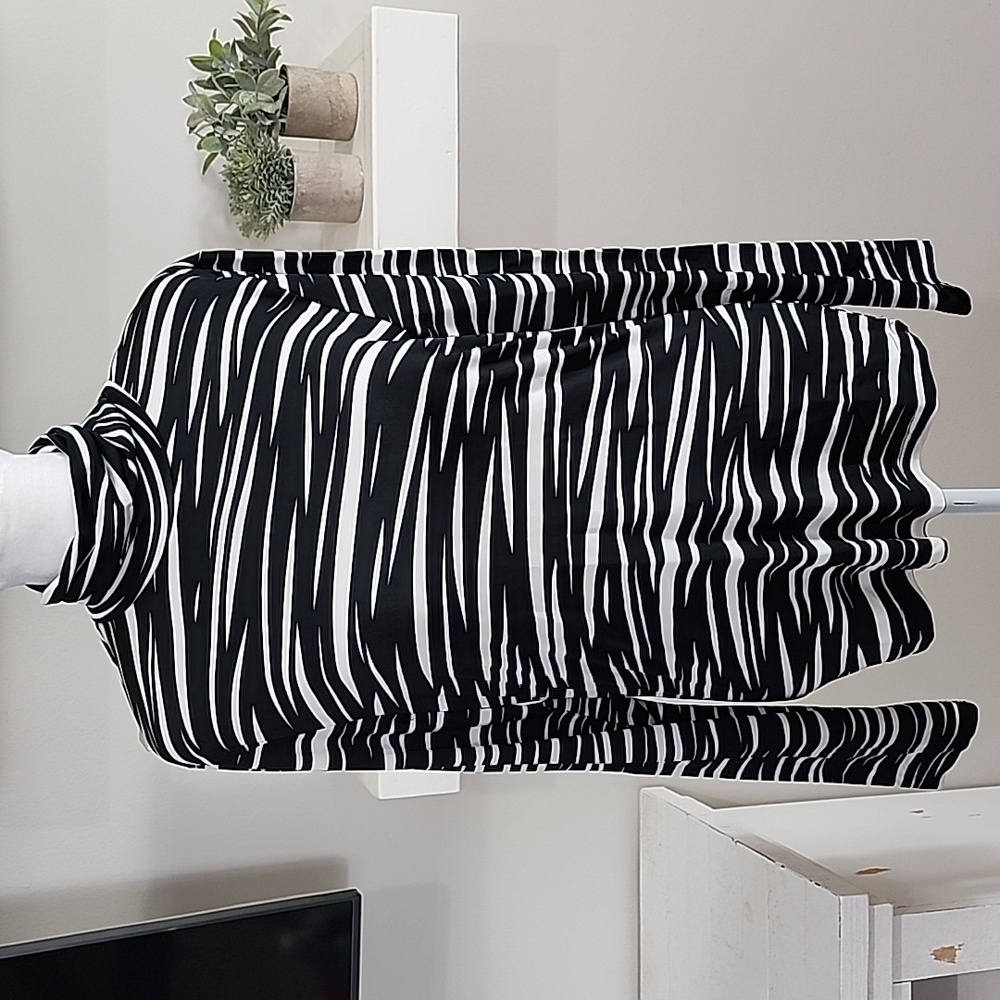 Truth By Republic Zebra Print Long Sleeve Viscose Blend Turtleneck Top NWT